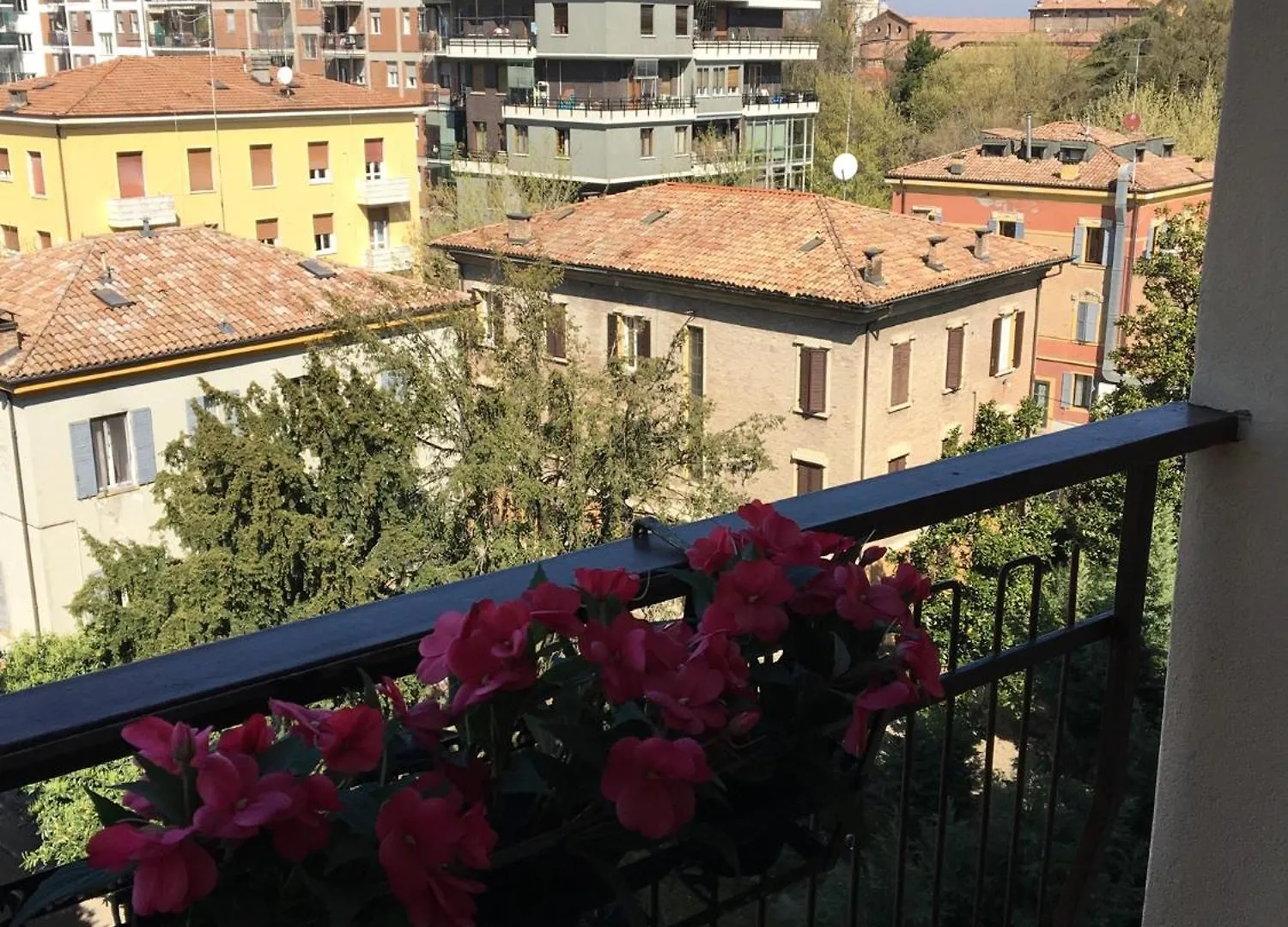 Tiraboschi Apartment contacts